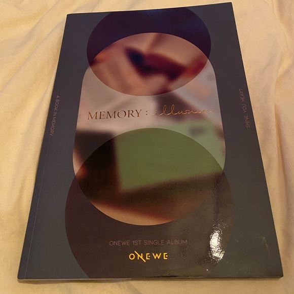 Kpop album Onewe Memory: illusion with all inclusions - Picture 2 of 2